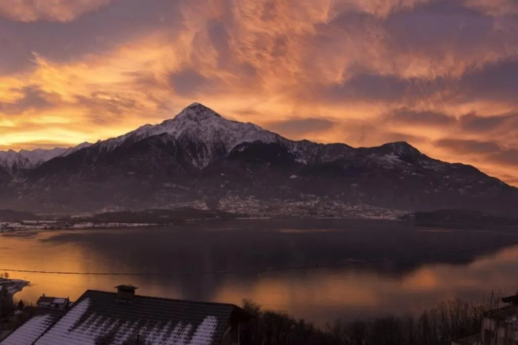 Amazing Terrace On Como Lake Gera Lario Italia